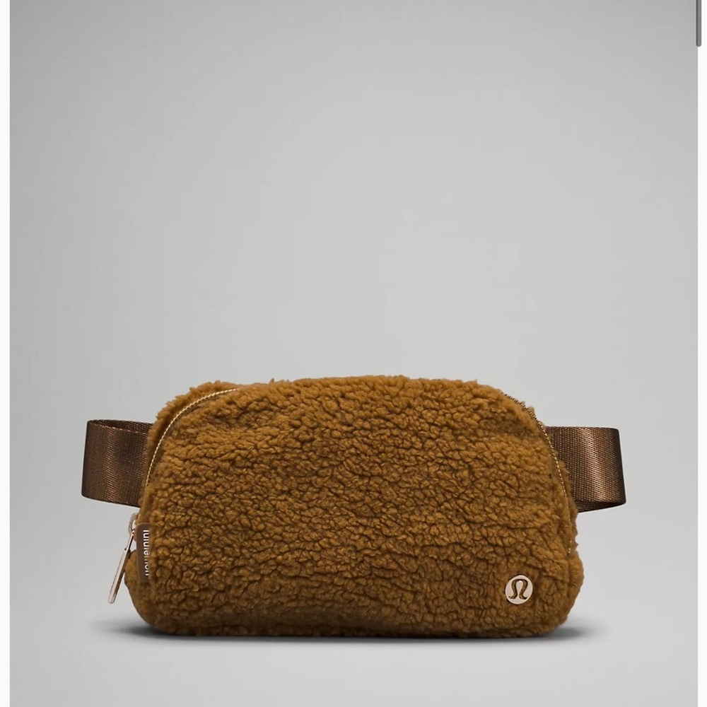 Lululemon NEW Everywhere Belt Bag